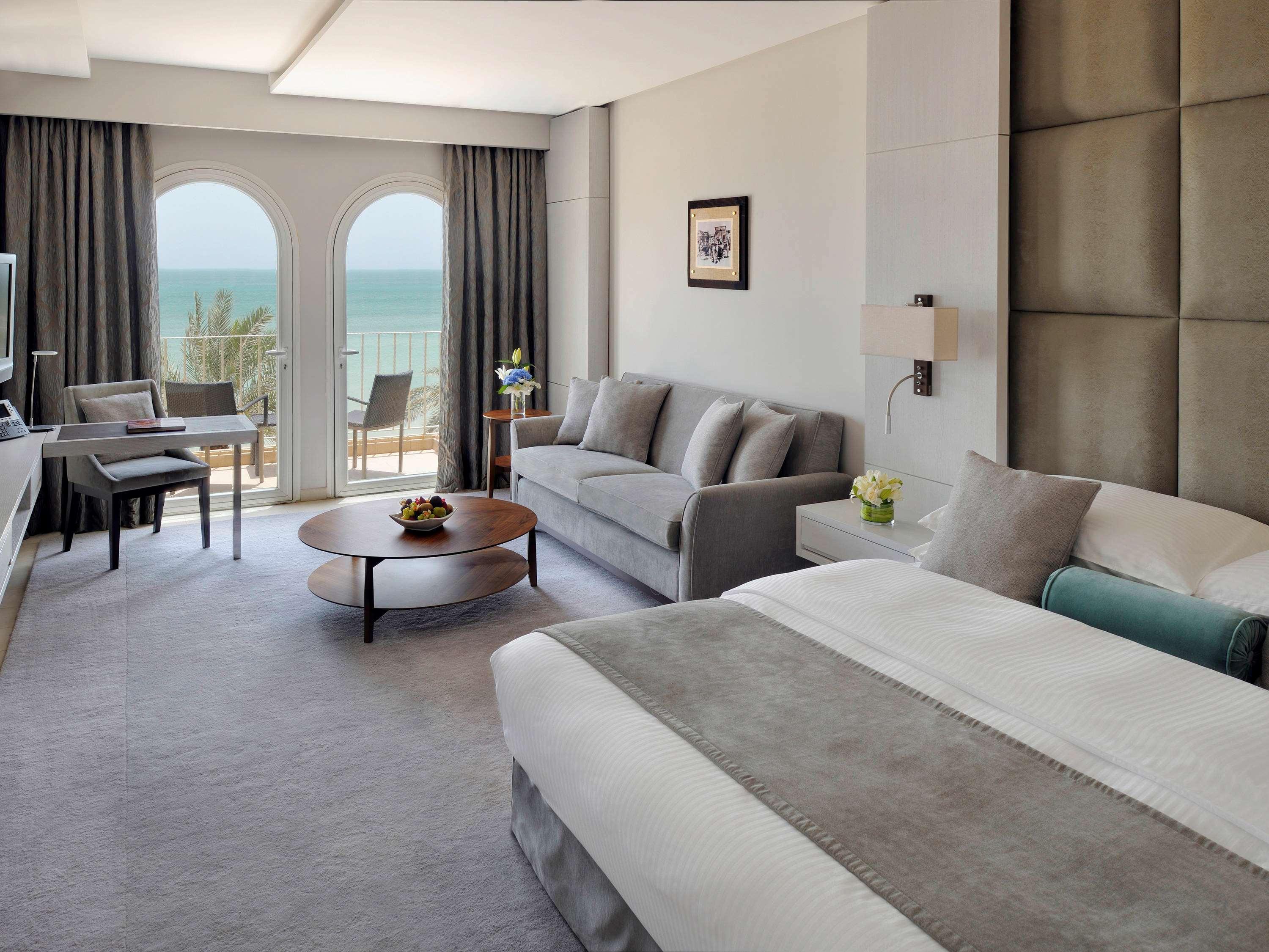 Moevenpick Hotel & Resort Al Bida'A Salmiya Buitenkant foto Deluxe room
