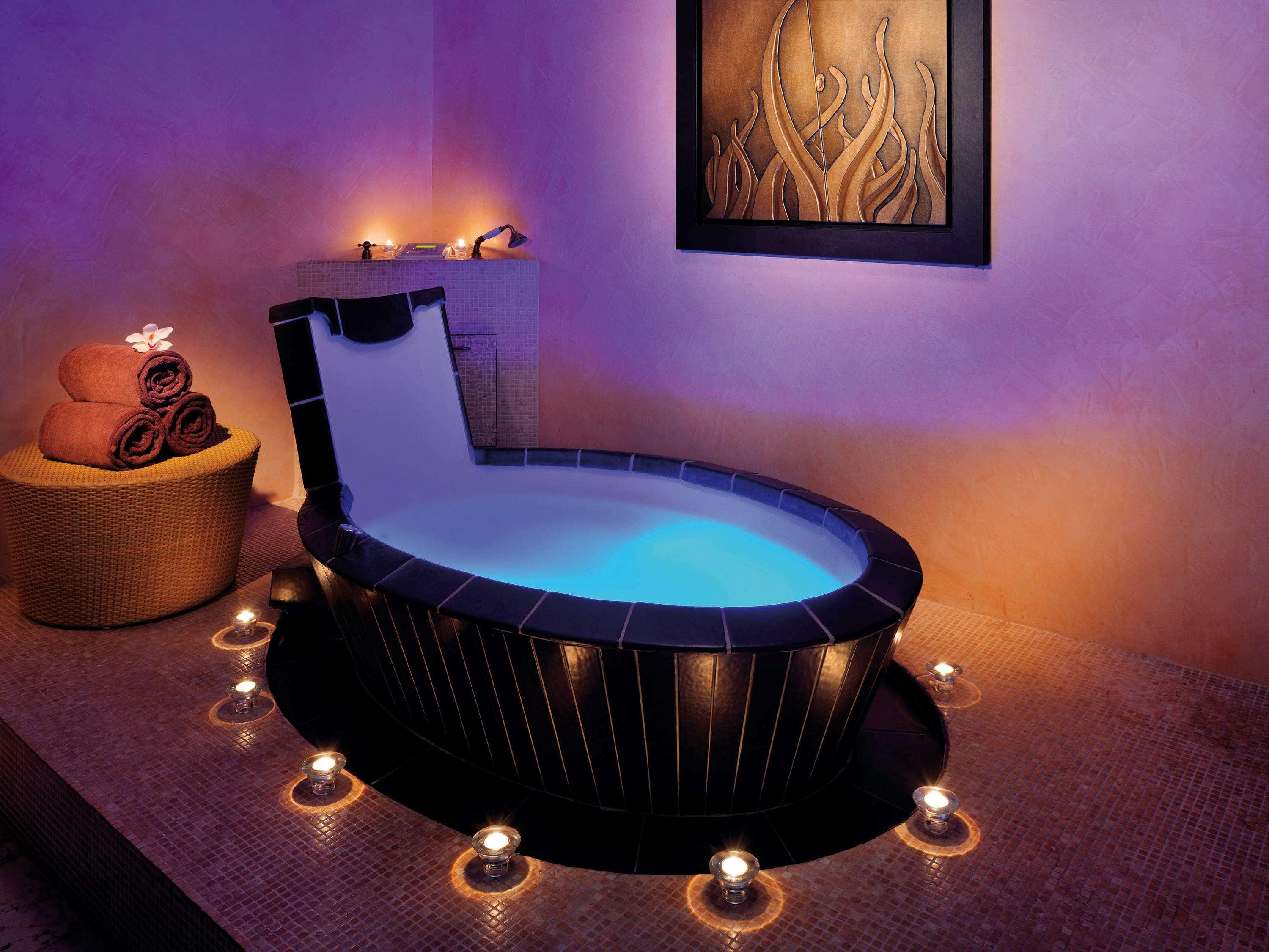 Moevenpick Hotel & Resort Al Bida'A Salmiya Buitenkant foto A whirlpool bathtub
