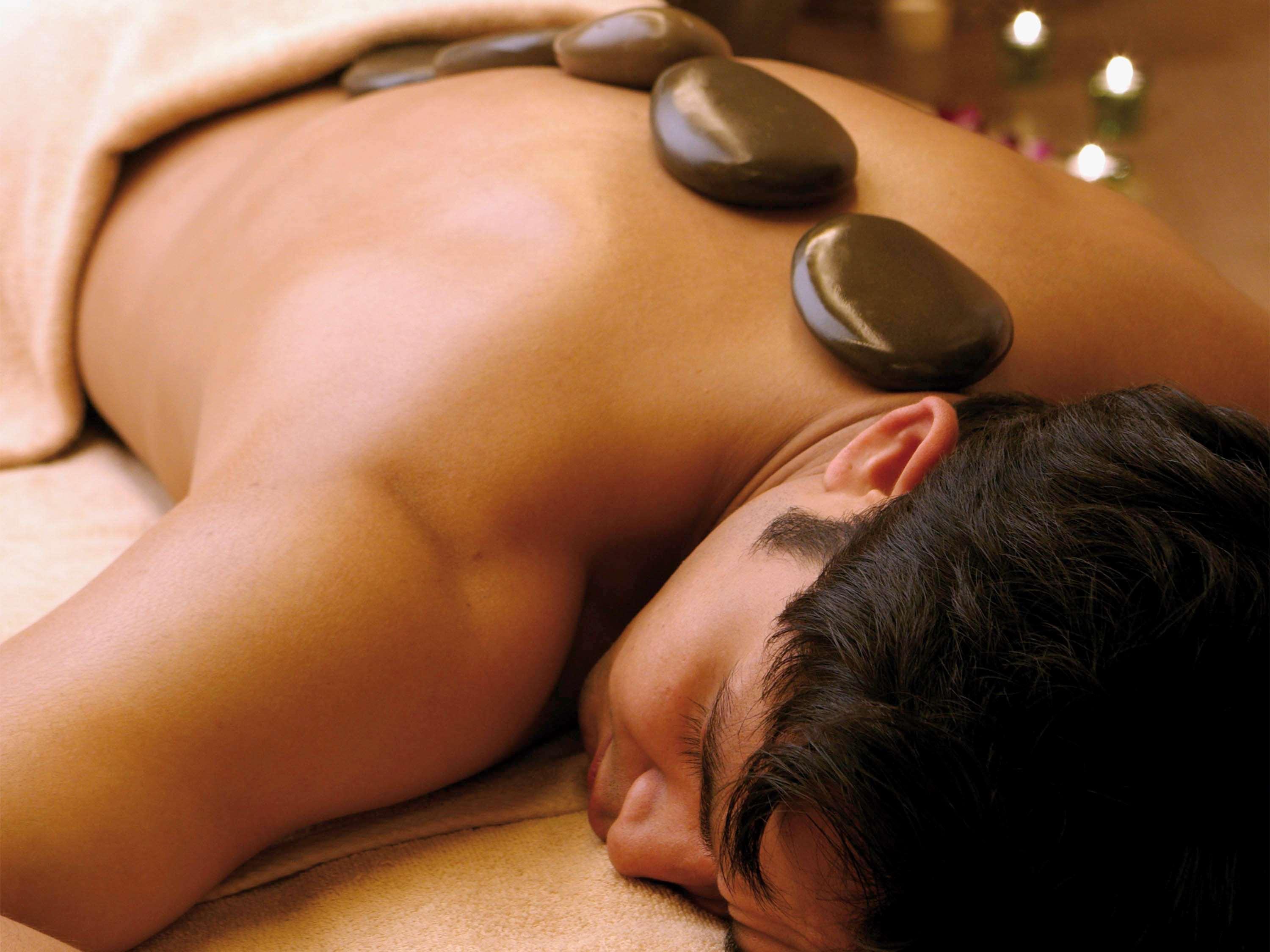 Moevenpick Hotel & Resort Al Bida'A Salmiya Buitenkant foto Hot stone massage
