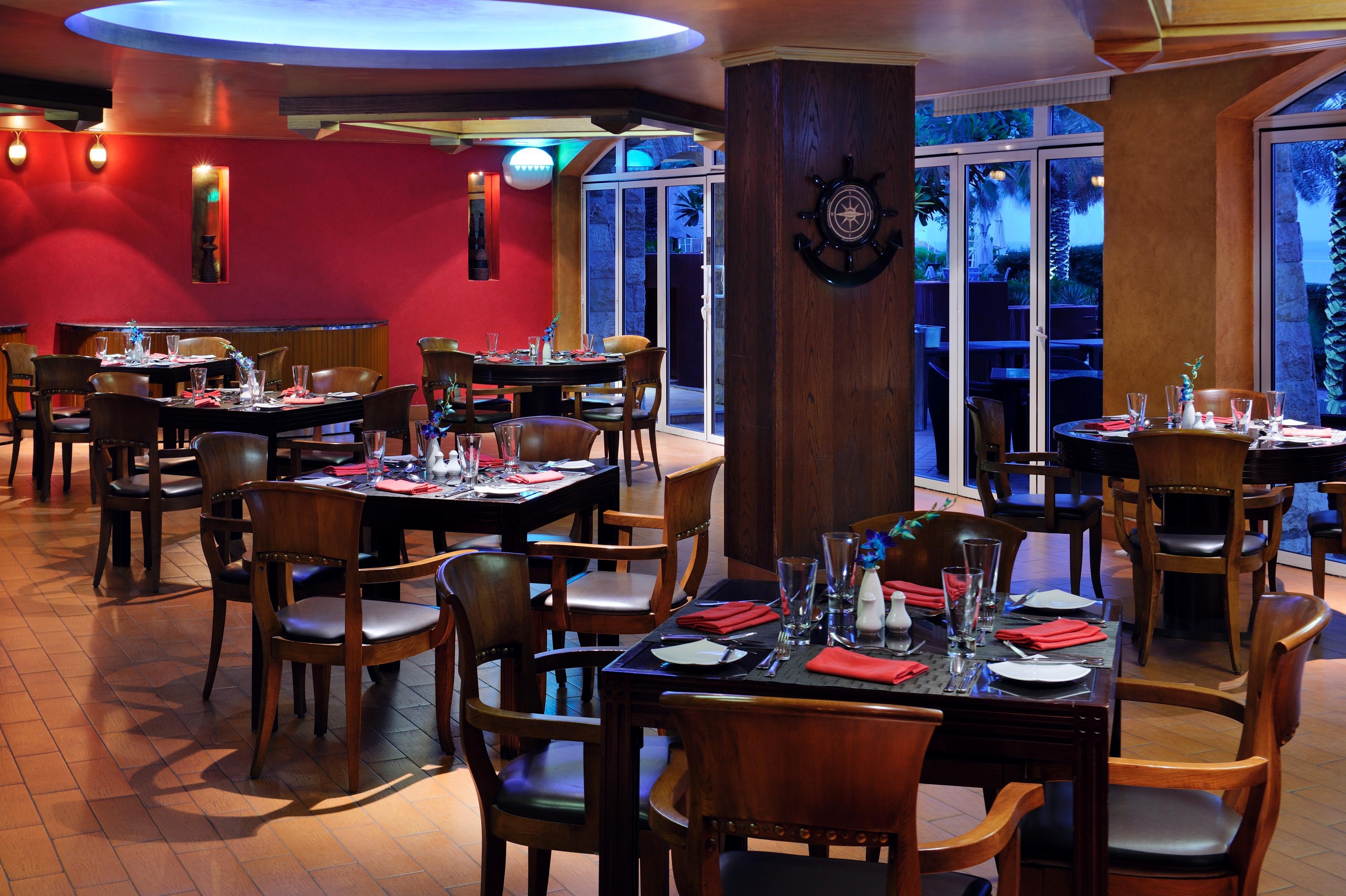 Moevenpick Hotel & Resort Al Bida'A Salmiya Buitenkant foto The interior of the restaurant