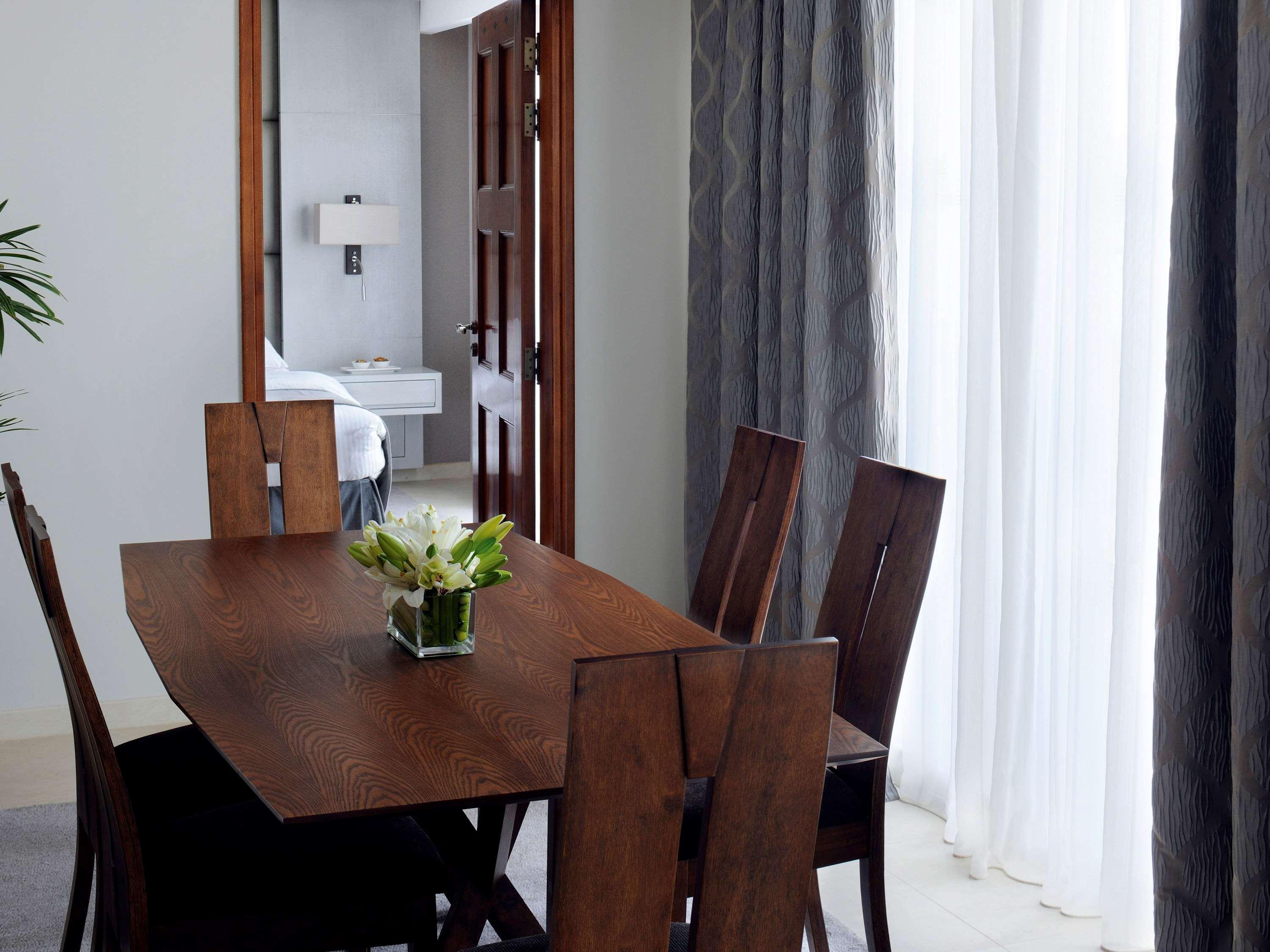 Moevenpick Hotel & Resort Al Bida'A Salmiya Buitenkant foto A dining room