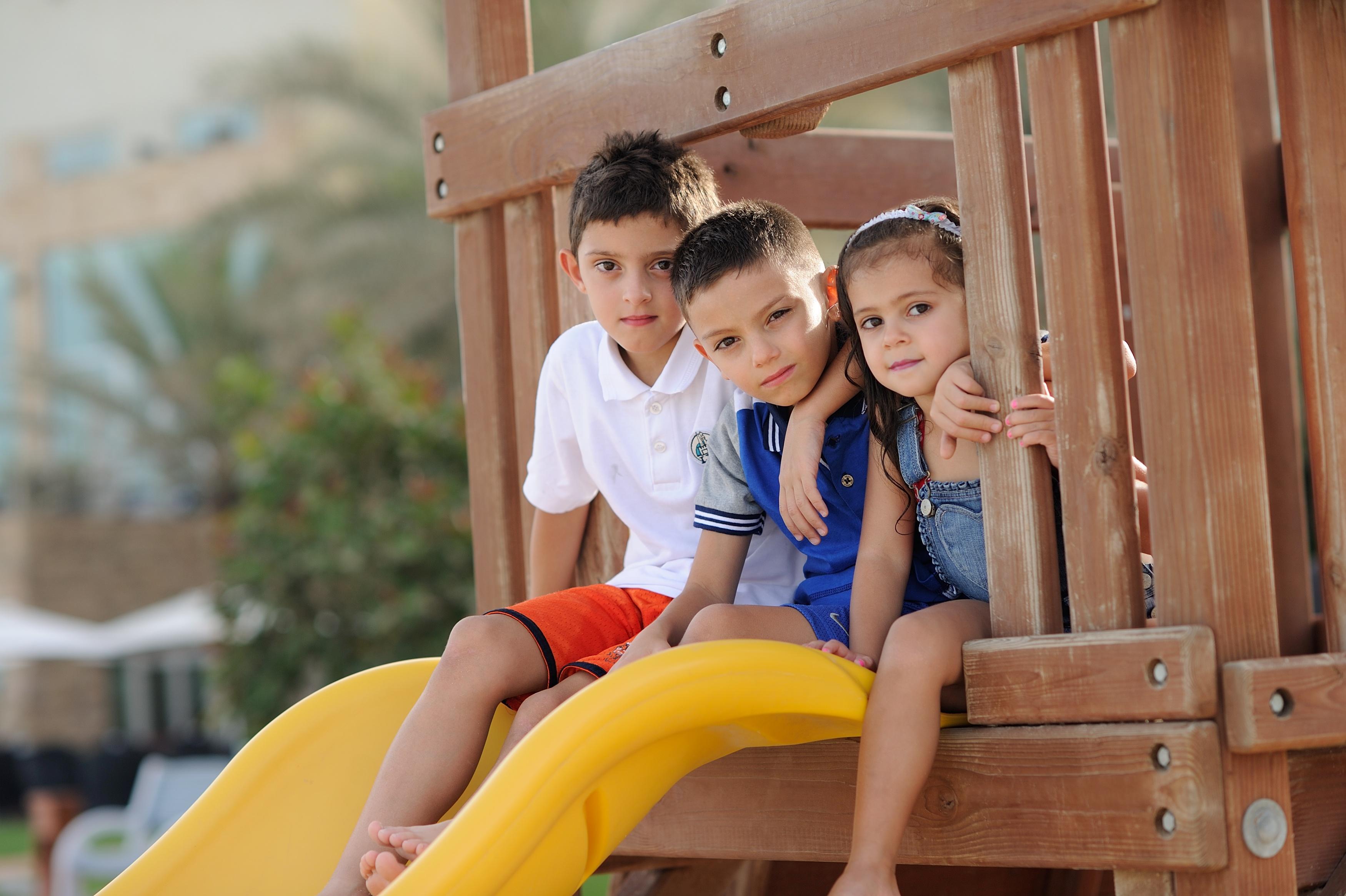Moevenpick Hotel & Resort Al Bida'A Salmiya Buitenkant foto Children playing on a slide