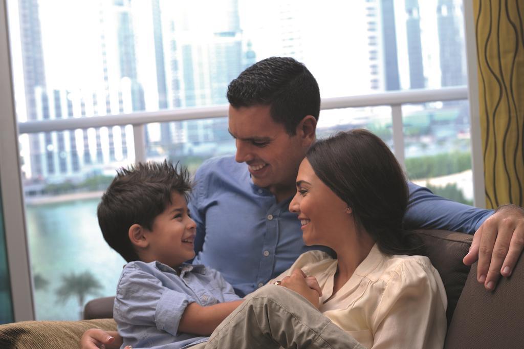 Moevenpick Hotel & Resort Al Bida'A Salmiya Buitenkant foto A family in Panama